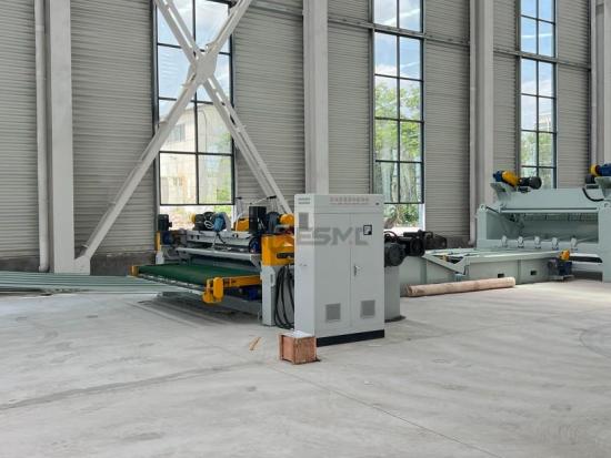 ESMC 8 FOOT SIMPLE TYPE VENEER SPINDLE LESS PEELING LINE